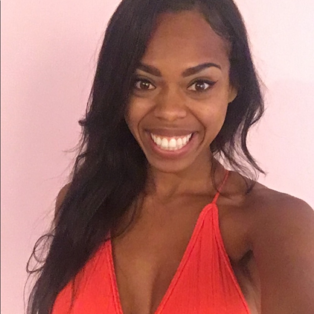 Meet your Posher, Yasmine